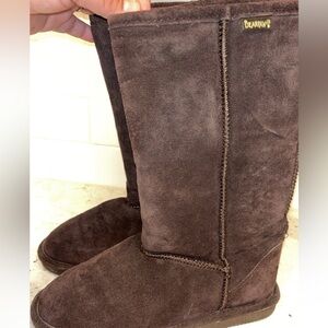 BearPaw Woman’s Brown Boots . New Without tags. Size 9